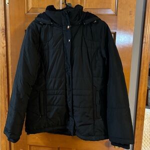 Like New Women’s Black winter jacket. Detachable hood.size large